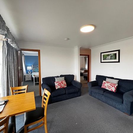 Regatta Point Tavern & Holiday Villas Strahan Kültér fotó