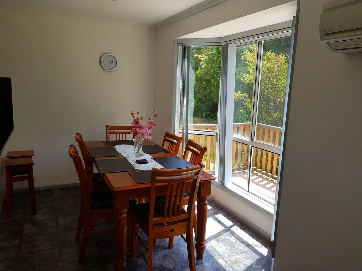 Regatta Point Tavern & Holiday Villas Strahan Kültér fotó