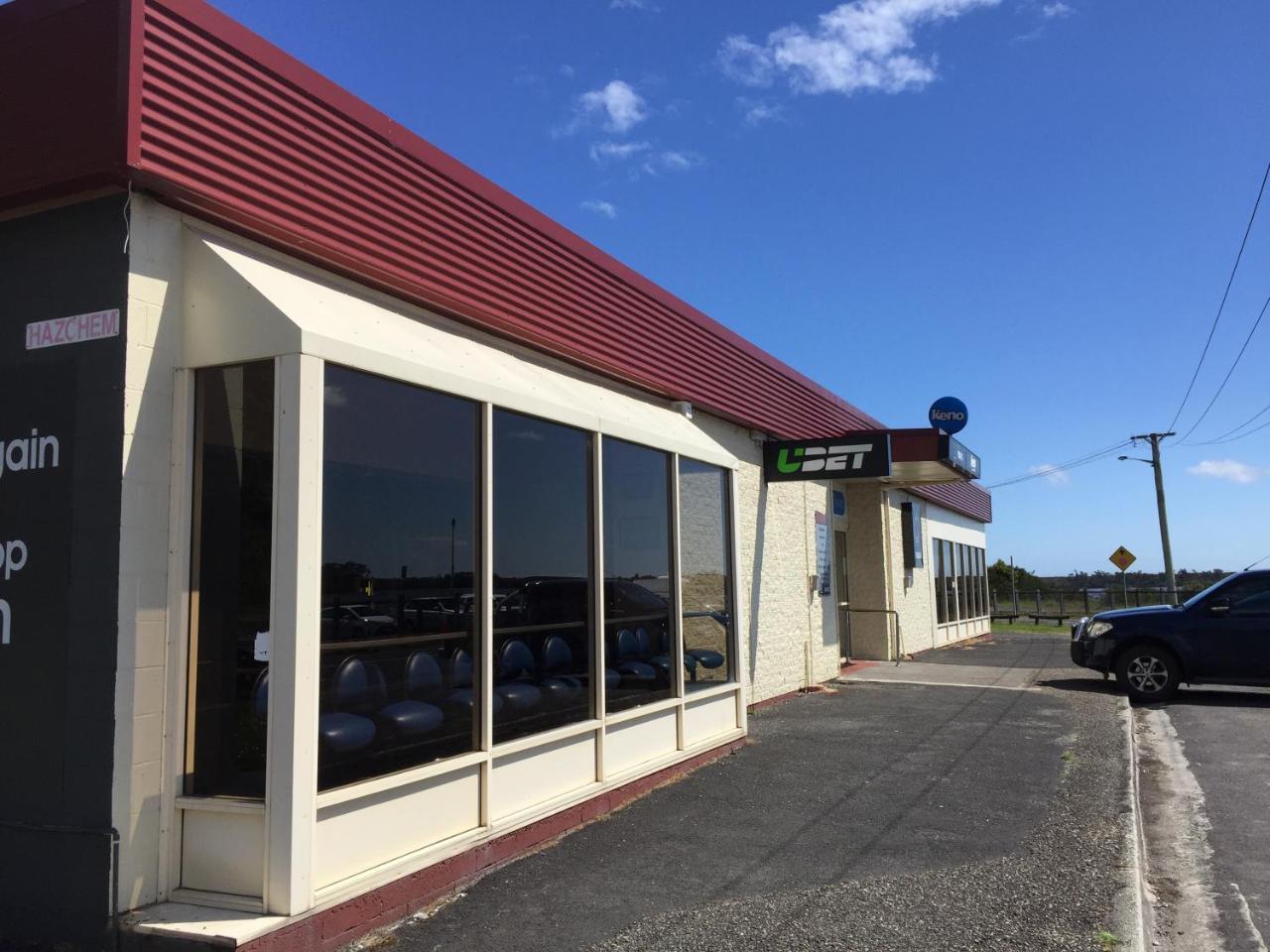 Regatta Point Tavern & Holiday Villas Strahan Kültér fotó